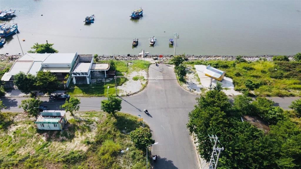 Bán lô góc 2 mặt tiền 7.5m trần sâm đẹp nhất khu nại hiên đông sát sông hàn, golden bay chỉ 67tr/m2