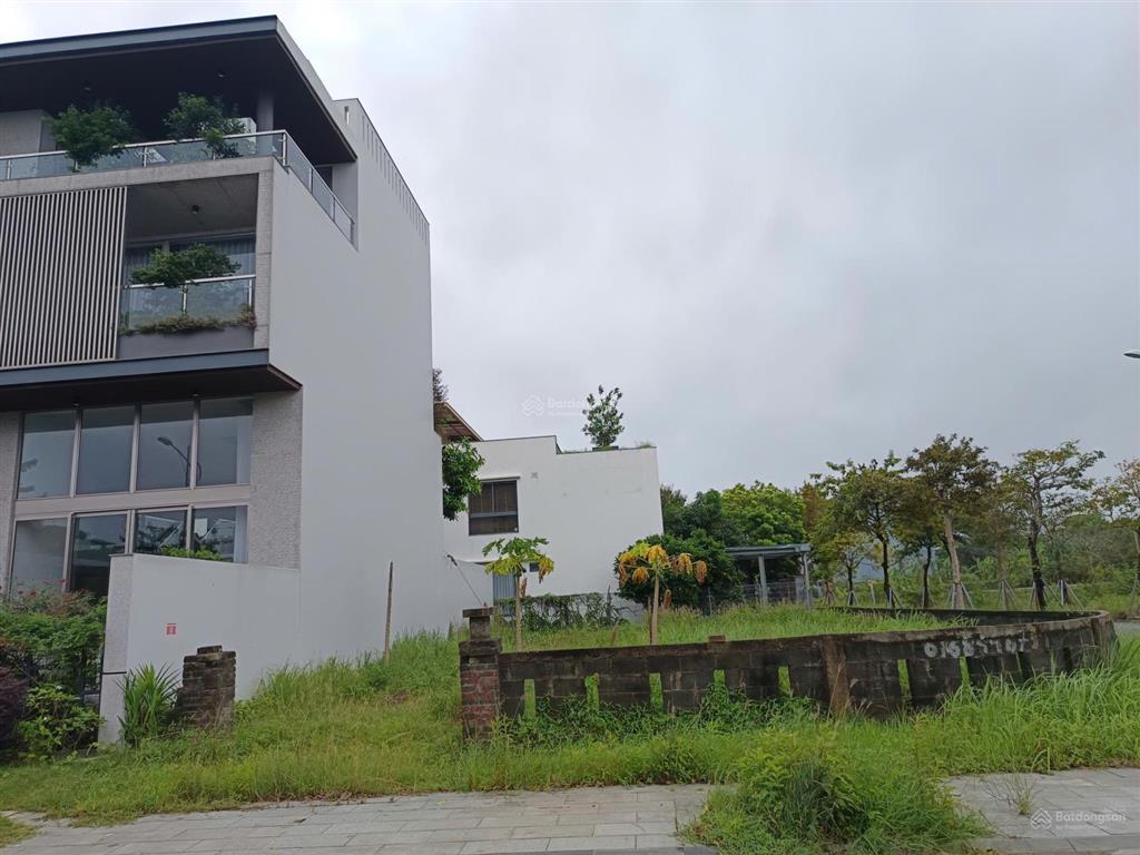 Bán biệt thự euro 2 mặt tiền giáng hương 6, full nội thất cao cấp, view kênh nhân tạo chỉ 35 tỷ