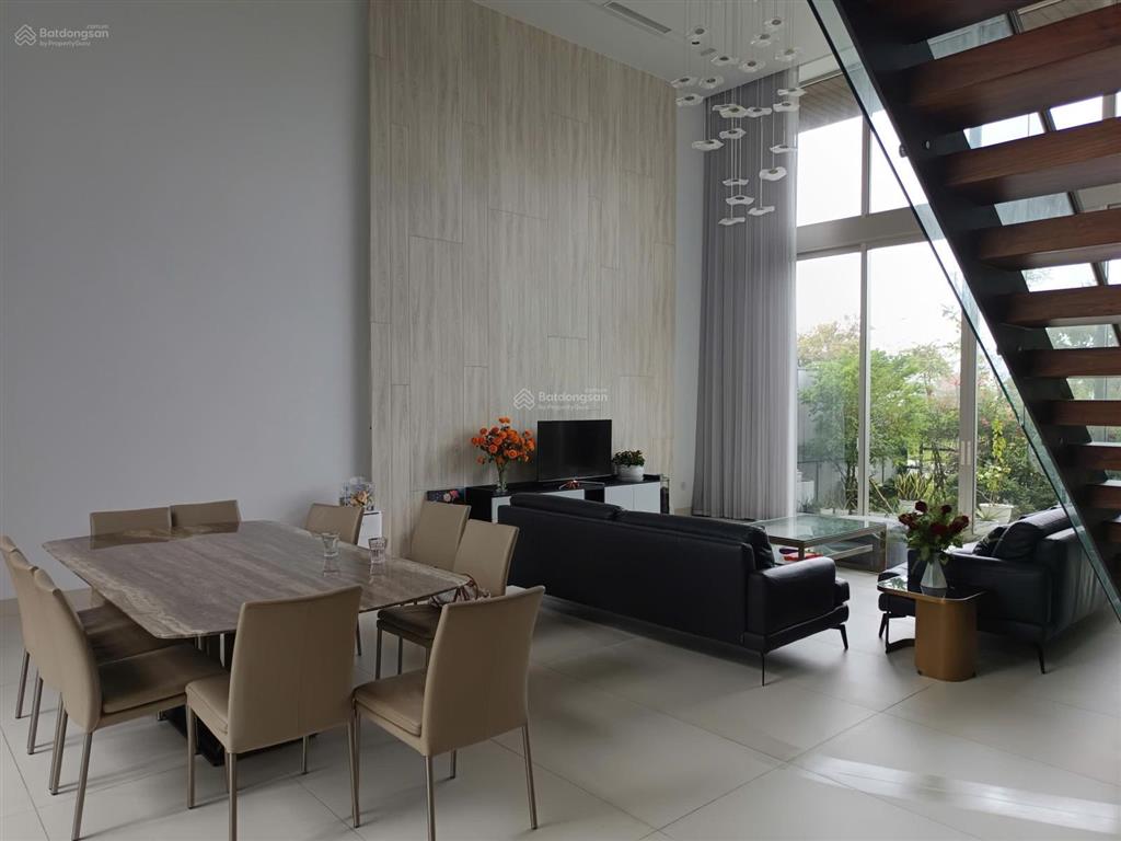 Bán biệt thự euro 2 mặt tiền giáng hương 6, full nội thất cao cấp, view kênh nhân tạo chỉ 35 tỷ