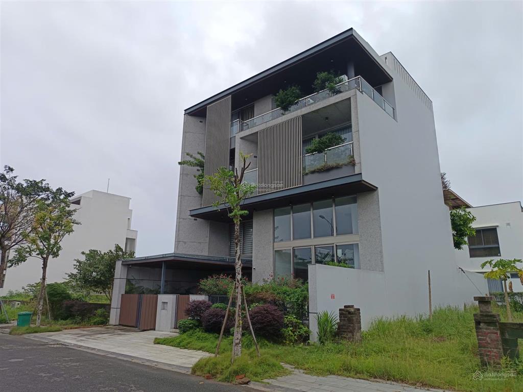 Bán biệt thự euro 2 mặt tiền giáng hương 6, full nội thất cao cấp, view kênh nhân tạo chỉ 35 tỷ