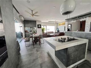 Chính chủ bán căn penthouse ngay trung tâm, với 300m2