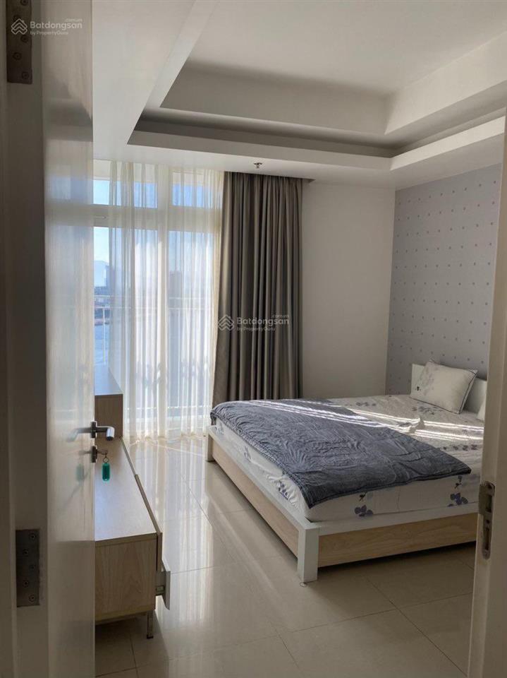 Bán ch azura loại 2pn dt 104m2, đầy đủ nội thất, tầng thấp giá rẻ nhất thị trường 8.5 tỷ  ms linh