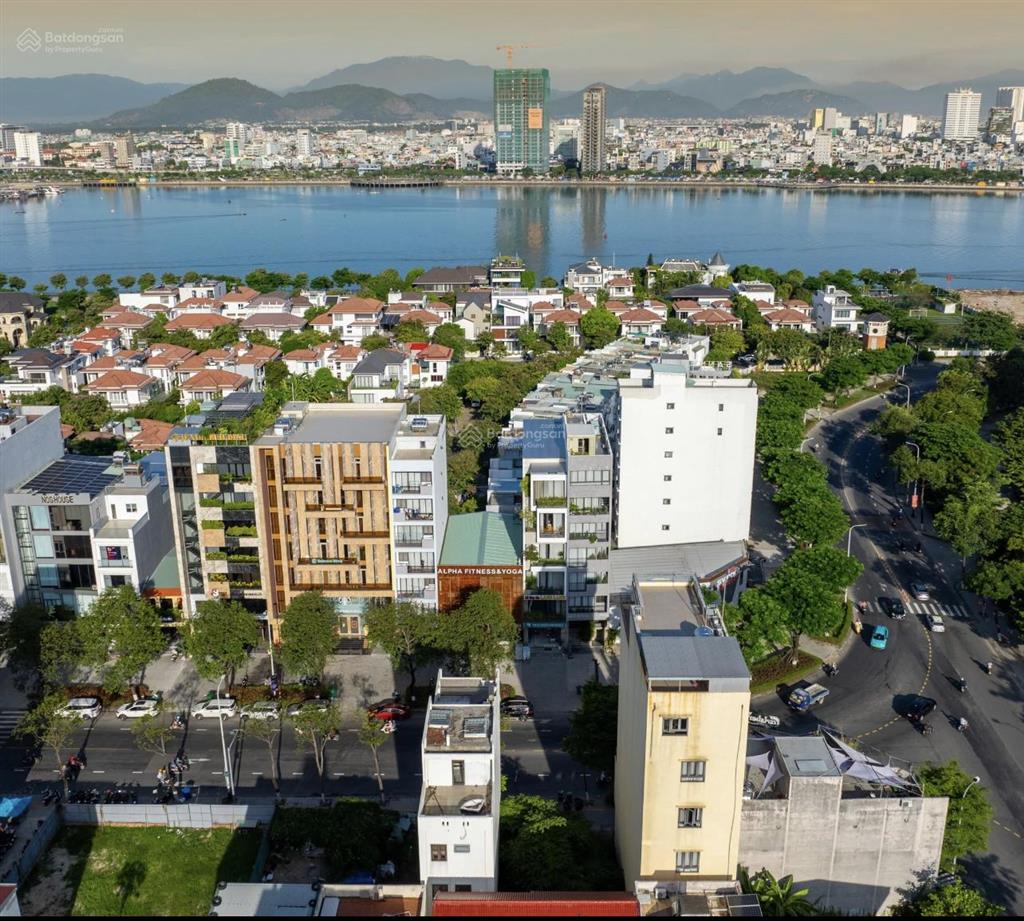 Bán toà văn phòng đang cho thuê 170 triệu/tháng. đường trần hưng đạo đối diện căn hộ monachy