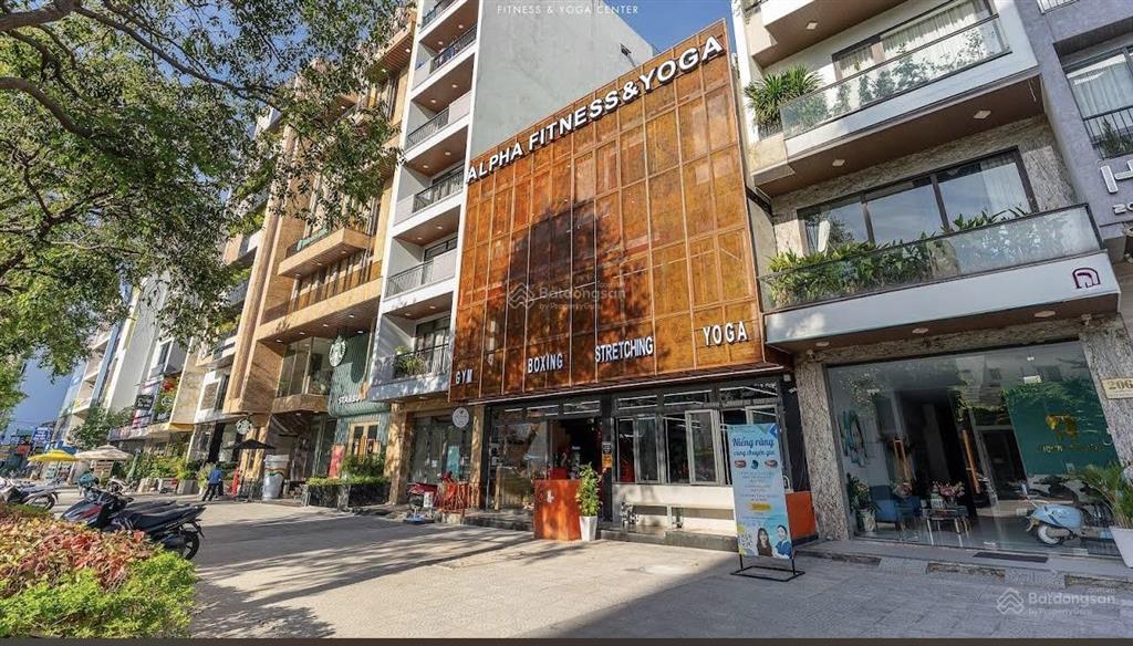 Bán toà văn phòng đang cho thuê 170 triệu/tháng. đường trần hưng đạo đối diện căn hộ monachy