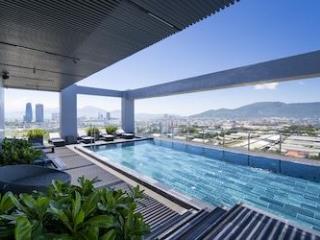 Chuyển nhượng khách sạn 16 tầng mặt tiền đường phạm văn đồng, diện tích 250m2, giá 115 tỷ