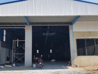 Nhà xưởng cho thuê nằm xã tân phú trung, huyện củ chi dt 1700m giá 35 triêu/tháng  0908 561 ***