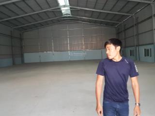 Nhà xưởng cho thuê phường an phú đông quận 12 dt 700m2, giá 35 triệu/tháng  0908 561 ***