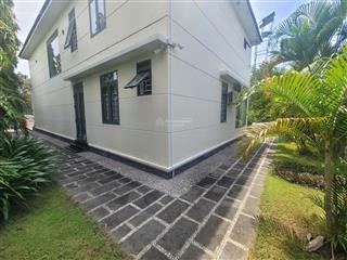 Bán biệt thự vườn trung tâm thủ dầu một vị trí đẹp, diện tích lớn