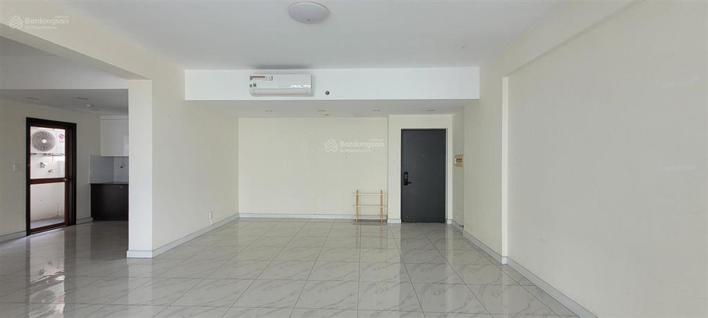 Bán căn hộ 3pn, 2wc, 123m2 giá 2,6 tỷ bao gồm tất cả chi phí sang nhượng