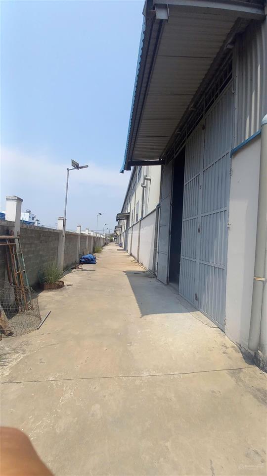 Nhà xưởng bán khu công nghiệp hoàng gia, xuyên á, dt 2,000m2