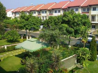 Bán căn nhà 300m2 villa đẹp tại khu biệt thự chuyên gia the oasis kdc việt sing.  0909 901 ***