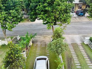 Cho thuê căn biệt thự liền kế vườn 150m2 tại the oasis kdc việt sing bình dương.  0909 901 ***