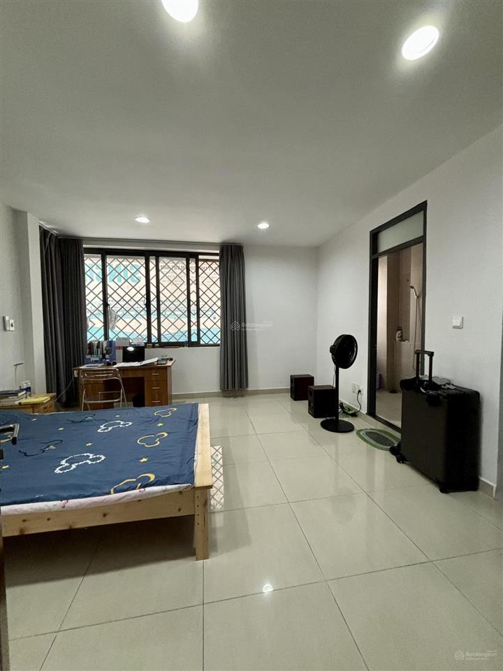 Bán căn nhà mặt phố 10m đang cho thuê phòng khám yhct oasis 1 cạnh vsip 1 phường an phú, tp hcm