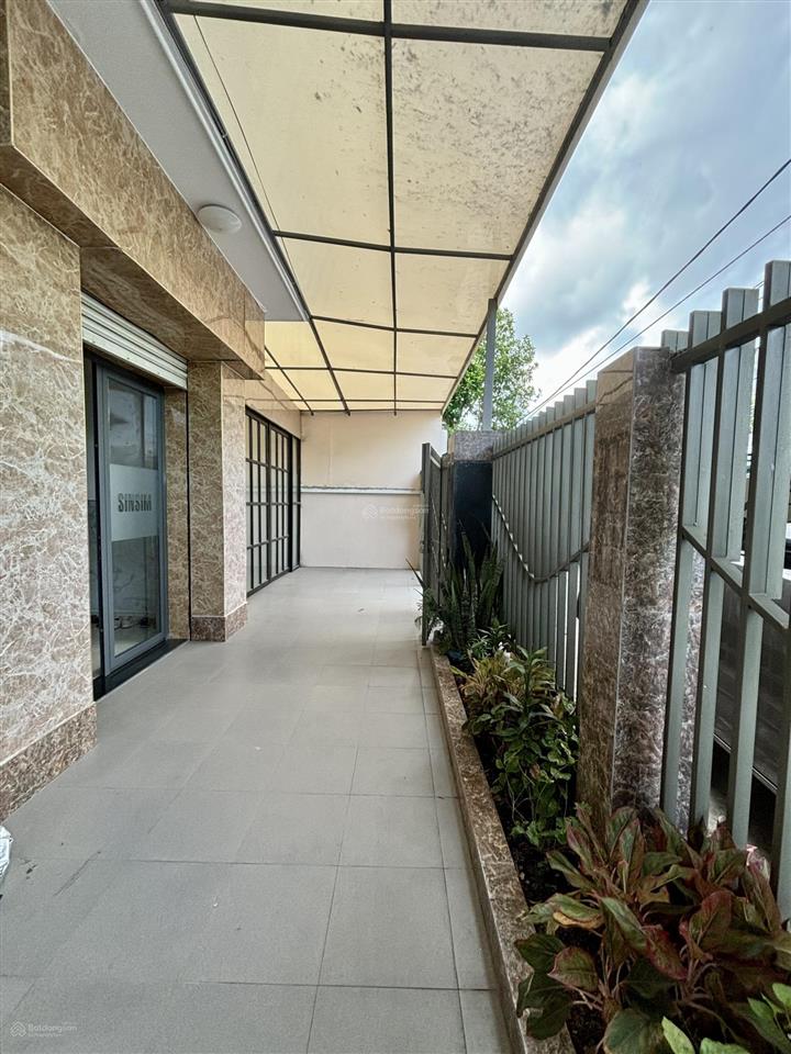 Bán căn nhà mặt phố 10m đang cho thuê phòng khám yhct oasis 1 cạnh vsip 1 phường an phú, tp hcm