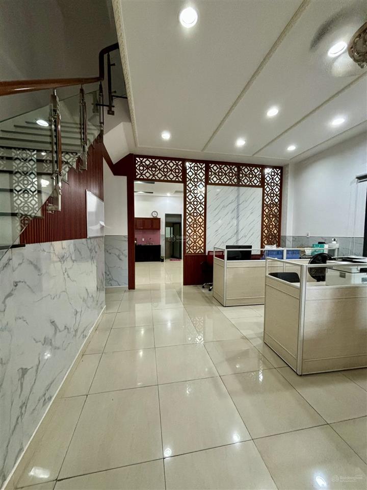 Bán căn nhà mặt phố 10m đang cho thuê phòng khám yhct oasis 1 cạnh vsip 1 phường an phú, tp hcm