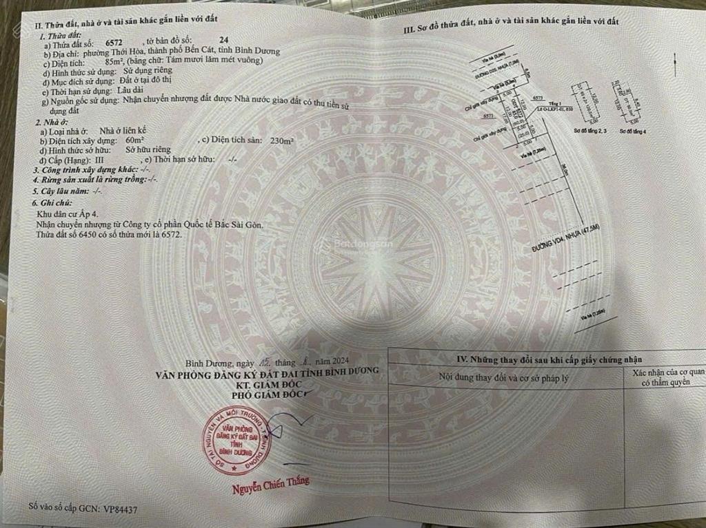 Bán nhà phố thương mại mặt tiền đường vành đai 4  bến cát đối diện đại học việt đức