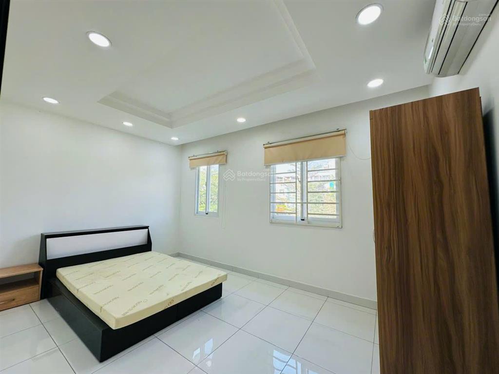 Bán căn nhà đẹp biệt thự liền kế vườn tại the oasis kdc việt sing đang cho thuê 18 triệu tháng.
