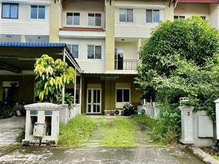 Bán căn nhà đẹp biệt thự liền kế vườn tại the oasis kdc việt sing đang cho thuê 18 triệu tháng.
