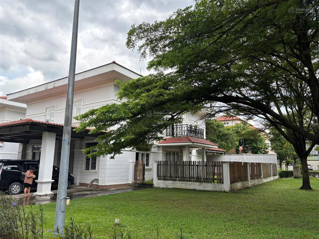 Bán căn biệt thự đặc biệt tại the oasis vị trí đẹp cạnh công viên