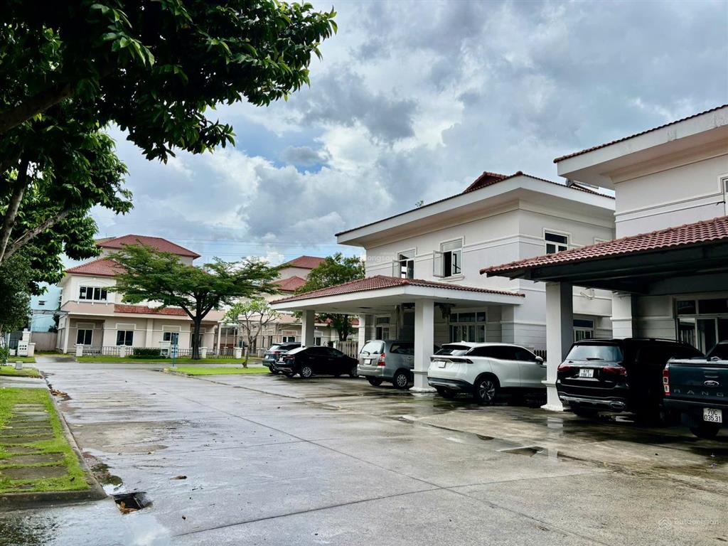 Bán căn biệt thự đặc biệt tại the oasis vị trí đẹp cạnh công viên