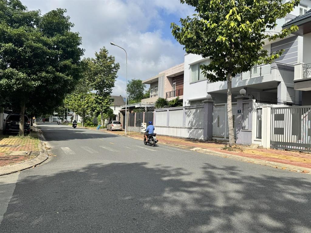 Bán biệt thự kdc hiệp thành 3 bình dương