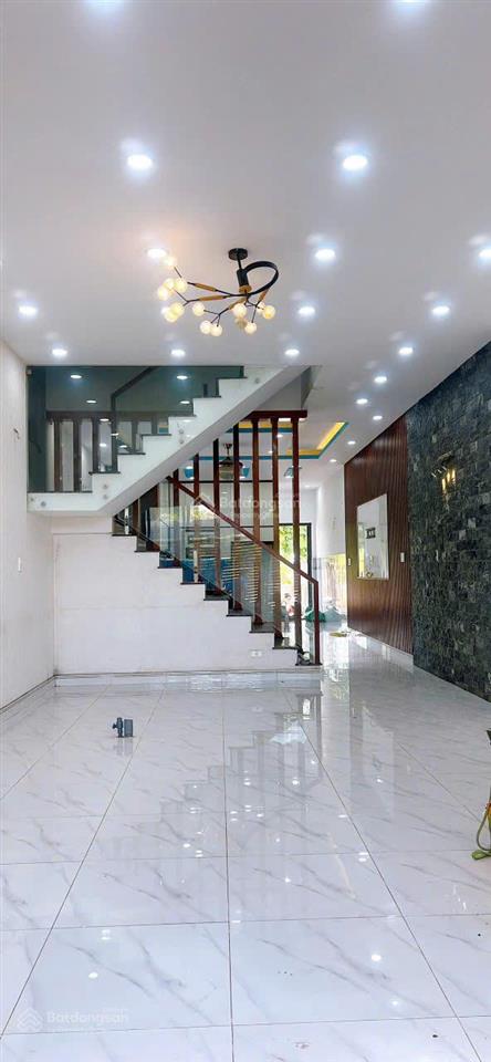 Bán gấp nhà đất mt hùng vương nhơn trạch 20m, giá rẻ 6,5ty,sr chính chủ. gọi ngay 24/24h (giá ngộp)