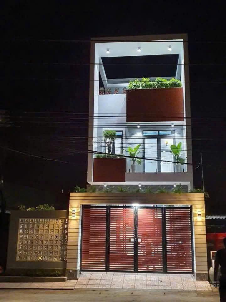 Bán gấp nhà đất mt hùng vương nhơn trạch 20m, giá rẻ 6,5ty,sr chính chủ. gọi ngay 24/24h (giá ngộp)