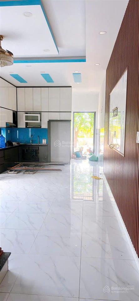 Bán gấp nhà đất mt hùng vương nhơn trạch 20m, giá rẻ 6,5ty,sr chính chủ. gọi ngay 24/24h (giá ngộp)