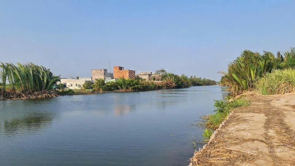 Hạ giá bán rẻ nhà vườn nhơn trạch giá rẻ 5 tỷ/839m2, mặt tiền đường betong, shr chính chủ. gọi ngay