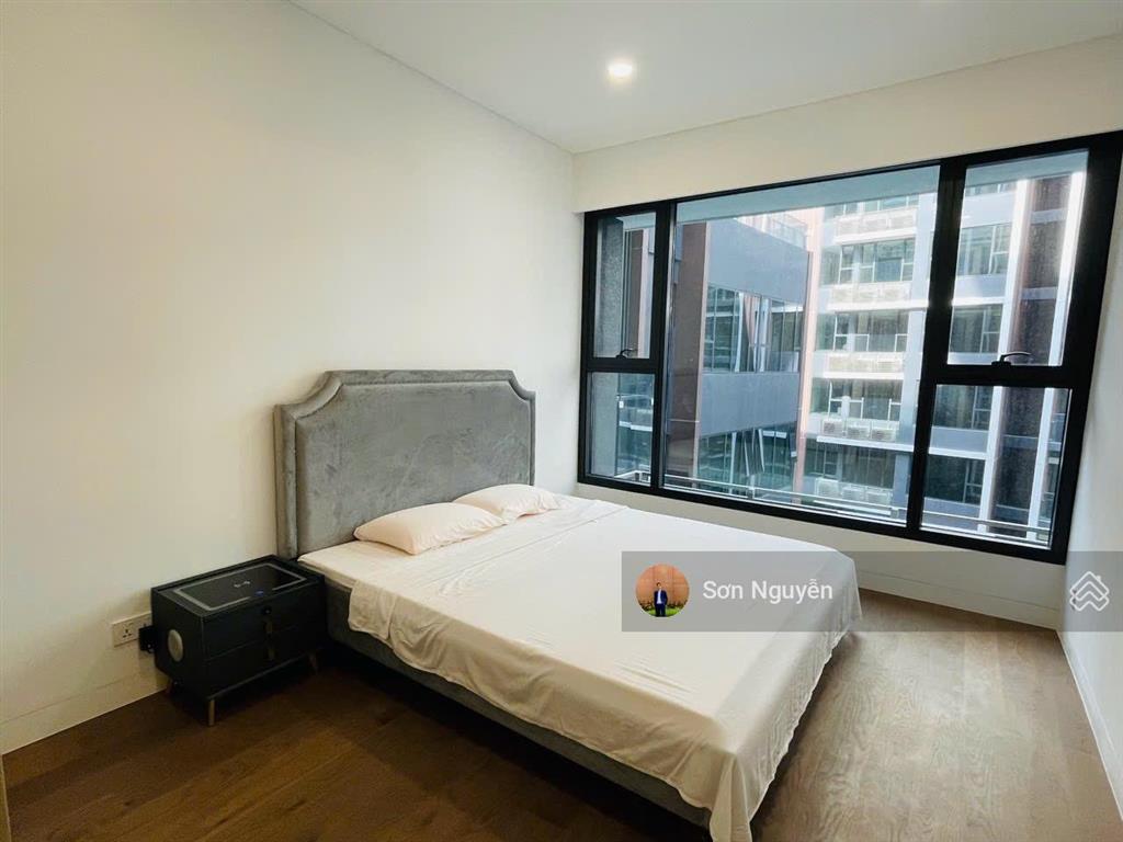 Chuyển nhượng the river  giá chỉ 18tỷ all in rẻ nhất dự án  view hồ bơi thoáng mát  đã có sổ