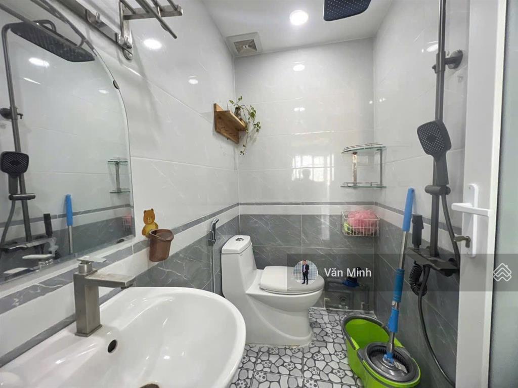 Bán căn 2 phòng ngủ chung cư phan xích long phường 7 phú nhuận 66m2 2wc tầng 6 full nội thất 4,9 tỷ