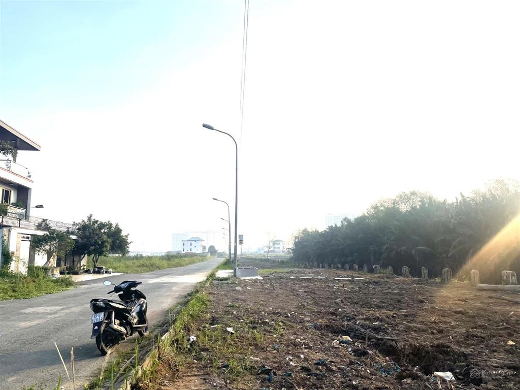 Dự án phú nhuận 1 lô duy nhất mặt tiền sông  lô j (14,3x22m) giá 97tr/m2