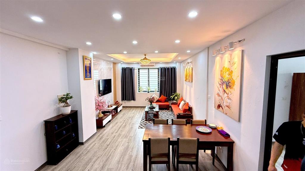 Cần bán căn hộ chung cư b10 nam trung yên. dt 65m, 2 ngủ 1 vs. nội thất đẹp. giá 4.57 tỷ