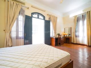 Cho thuê nhà riêng đường bưởi, vĩnh phúc, ba đình, 70m2, 4 tầng, đủ đồ, ô tô đỗ cửa, 22 tr/th