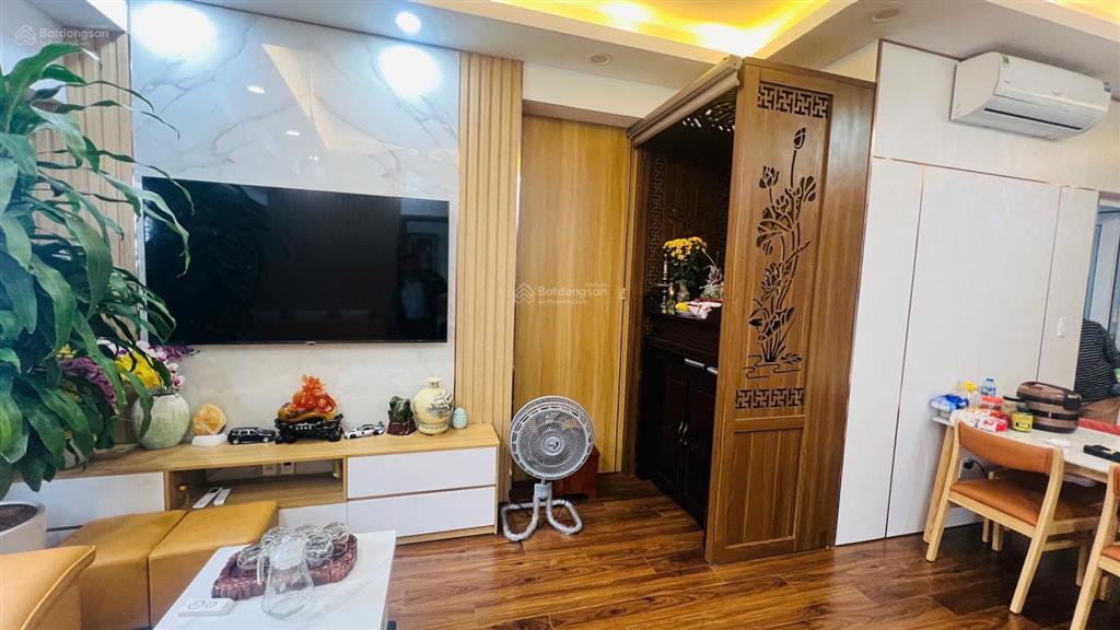 Bán chung cư n02, 84 phố chùa láng, đống đa, 95m2, 3pn, nhà đẹp, 8.7 tỉ.  0984 536 ***