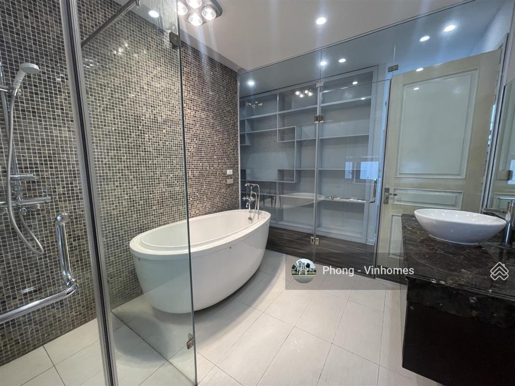Cho thuê biệt thự riverside 4pn 220m²  full nội thất  sân vườn rộng  giá 40tr