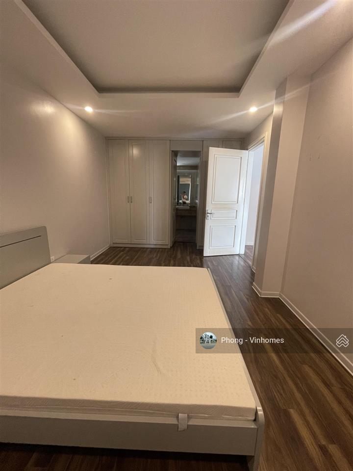 Cho thuê biệt thự riverside 4pn 220m²  full nội thất  sân vườn rộng  giá 40tr