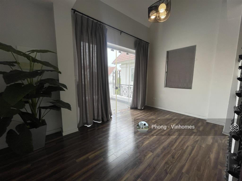 Cho thuê biệt thự riverside 4pn 220m²  full nội thất  sân vườn rộng  giá 40tr