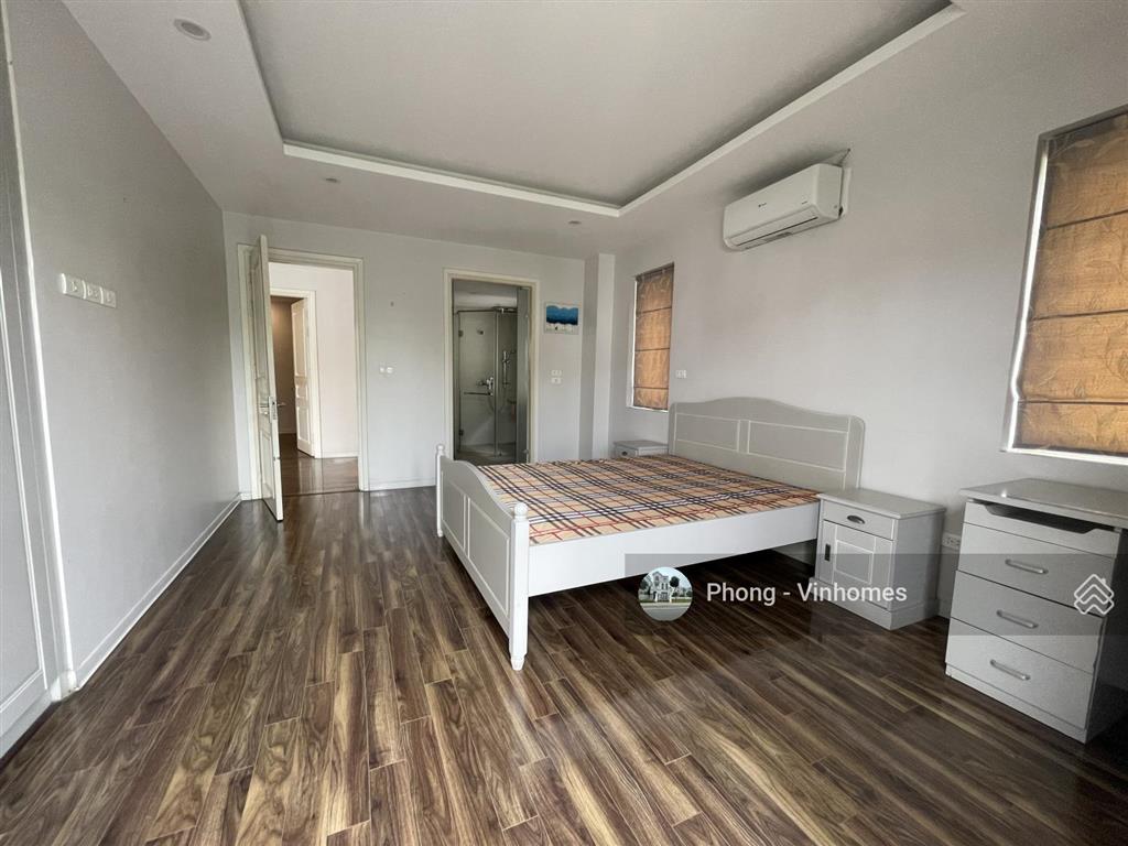 Cho thuê biệt thự riverside 4pn 220m²  full nội thất  sân vườn rộng  giá 40tr