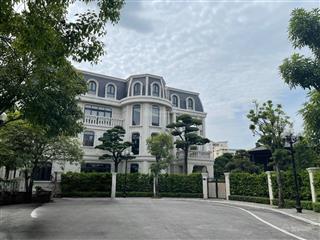 Cho thuê biệt thự sân vườn đơn lập siêu đẹp 5pn tại vinhomes riverside, 150 triệu/tháng
