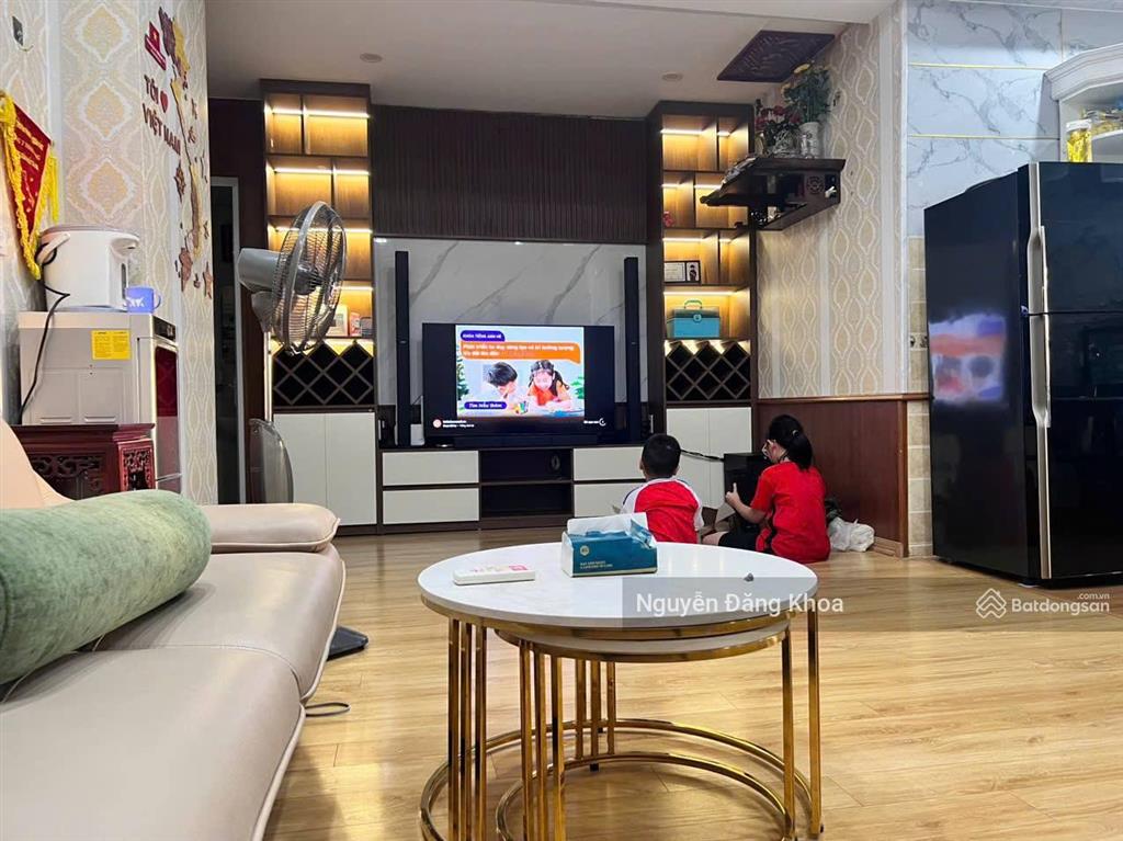 Em đẹp không cần son phần bán căn hộ 2 ngủ tại tòa ct1b1 xa la hà đông, s 77m2 có sổ