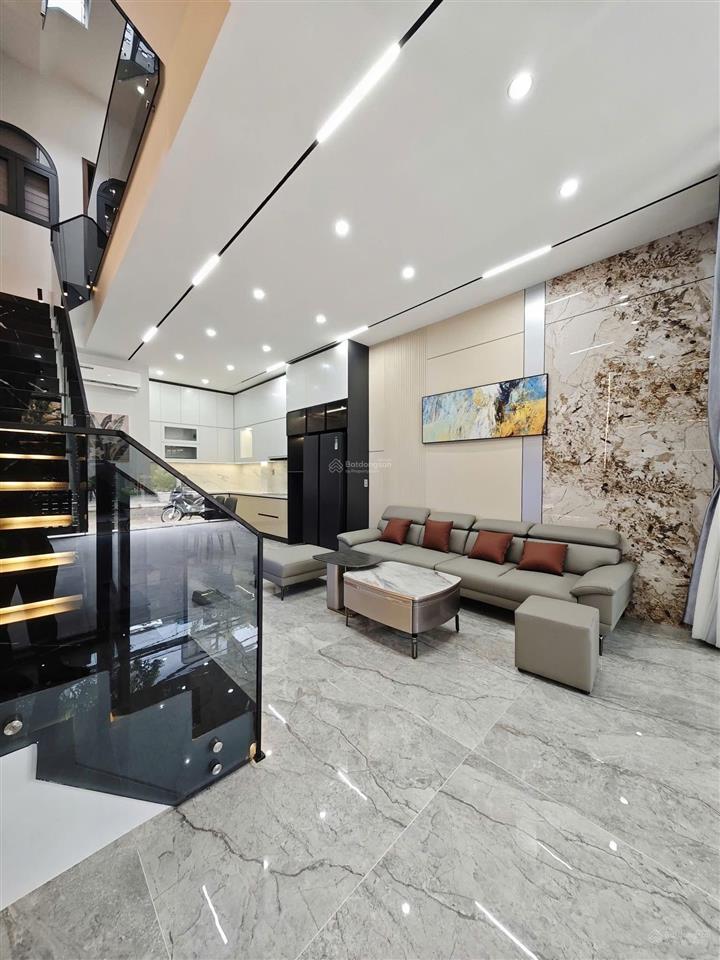 Bán nhà 3 tầng vip mt 03 nguyễn chích  full nội thất hiện đại