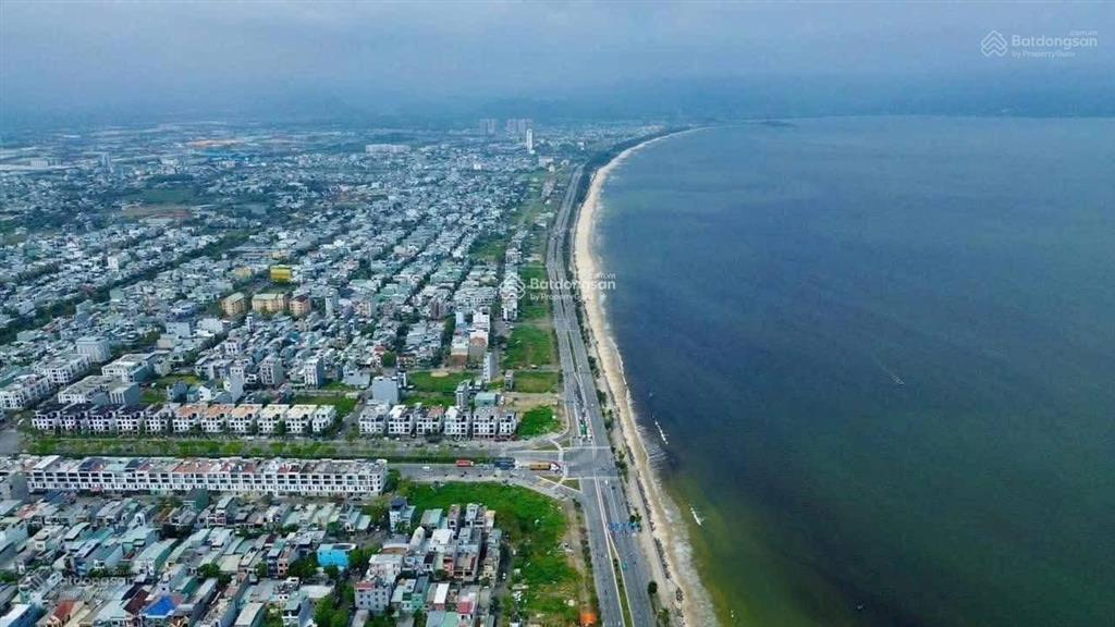 Bán đất mặt tiền phùng hưng, chỉ 30m ra biển, dt 79m2 ngang 6,5 giá 9.5 tỷ