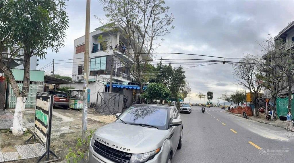 Bán đất mặt tiền phùng hưng, chỉ 30m ra biển, dt 79m2 ngang 6,5 giá 9.5 tỷ