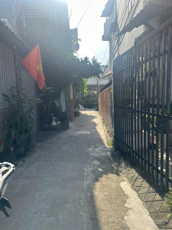 Bán nhà riêng đẹp, nhiều tiện ích tại đường 10, thủ đức, 4,7 tỷ, 95,6m2