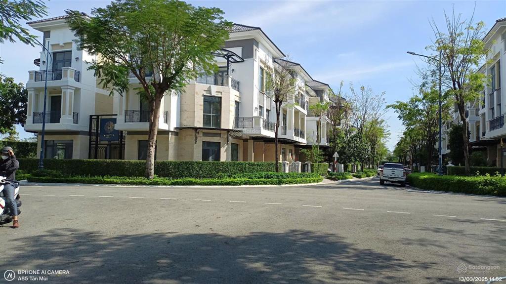 Bán căn góc hiếm kdc verosa park 196m2, 10,5x19m  4 tầng, 331m2 sàn sử dụng, giá bán 30 tỷ