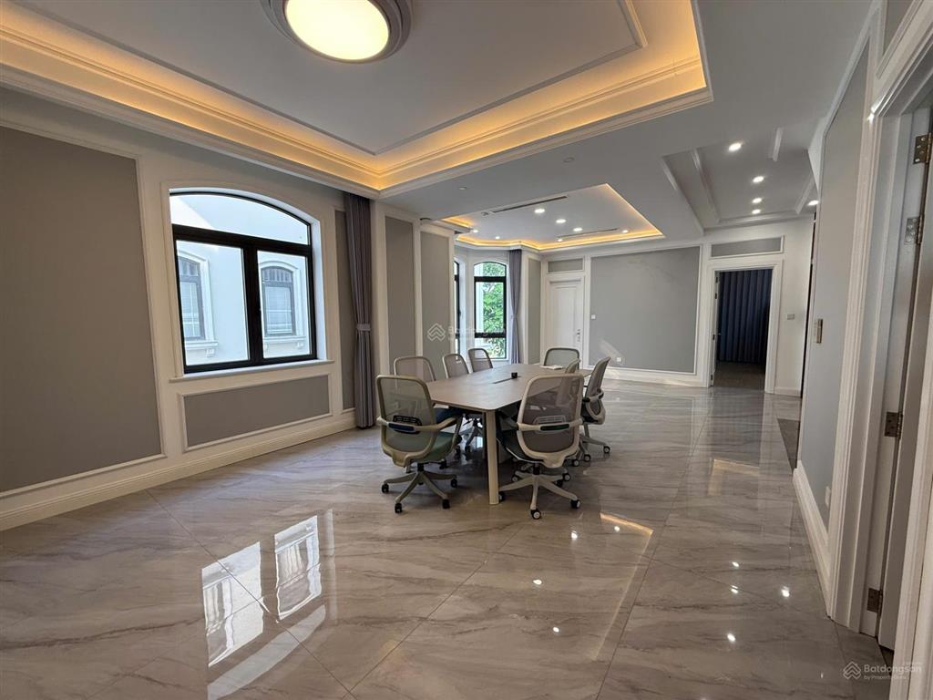 Bán căn biệt thự đơn lập vicroria village, 267m2, nhà full nội thất có thang máy giá 65 tỷ