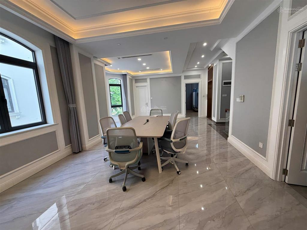 Bán căn biệt thự đơn lập vicroria village, 267m2, nhà full nội thất có thang máy giá 65 tỷ