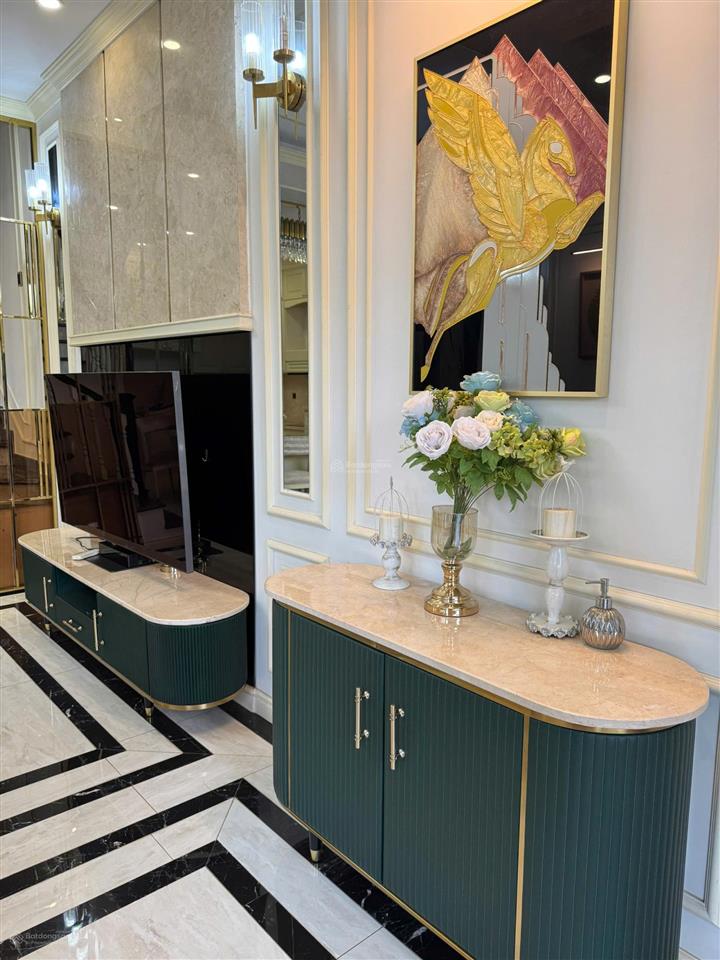 Cho thuê nhà phố có sân vườn verosa park, full nội thất cao cấp 105m2, 4 pn giá 35 tr/tháng