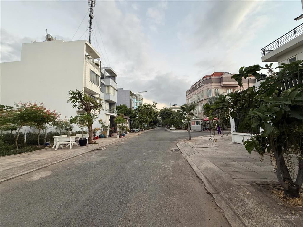 Bán biệt thự song lập, kdc đông thủ thiêm, nhà đẹp sổ hoàn công, 8x20  160m2, giá bán 23,5 tỷ tl